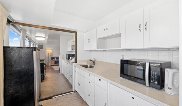 1750 Kalakaua Avenue,Honolulu,Hawaii,96826,1 BathroomBathrooms,Condo/Townhouse,Kalakaua,6,18150599
