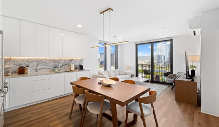 987 Queen Street,Honolulu,Hawaii,96814,2 Bedrooms Bedrooms,2 BathroomsBathrooms,Condo/Townhouse,Queen,19,18155568