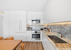 987 Queen Street,Honolulu,Hawaii,96814,2 Bedrooms Bedrooms,2 BathroomsBathrooms,Condo/Townhouse,Queen,19,18155568