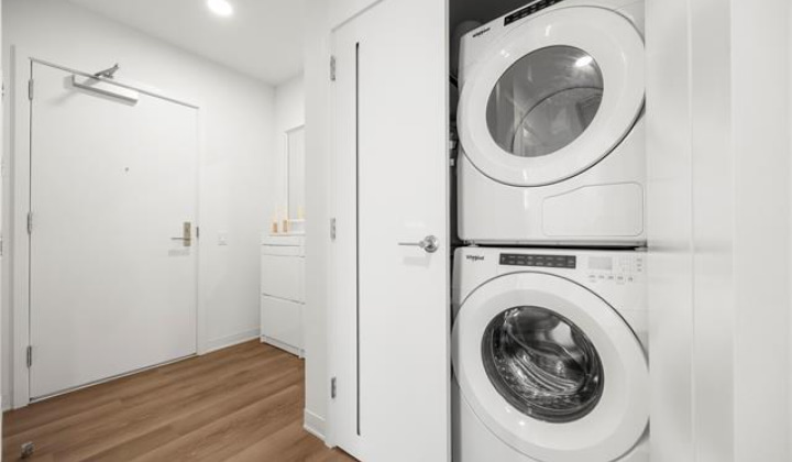 987 Queen Street,Honolulu,Hawaii,96814,2 Bedrooms Bedrooms,2 BathroomsBathrooms,Condo/Townhouse,Queen,14,19555873