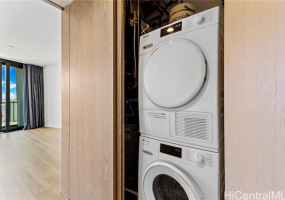 1000 Auahi Street,Honolulu,Hawaii,96814,1 BathroomBathrooms,Condo/Townhouse,Auahi,38,18735167