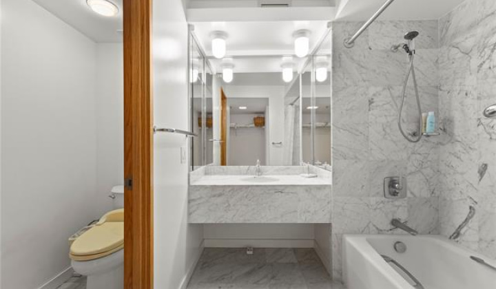 1330 Ala Moana Boulevard,Honolulu,Hawaii,96814,2 Bedrooms Bedrooms,2 BathroomsBathrooms,Condo/Townhouse,Ala Moana,33,19577774