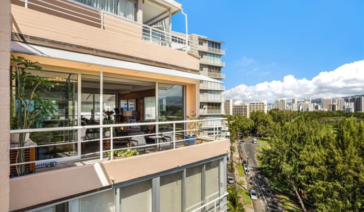 2979 Kalakaua Avenue,Honolulu,Hawaii,96815,2 Bedrooms Bedrooms,2 BathroomsBathrooms,Condo/Townhouse,Kalakaua,9,17218550
