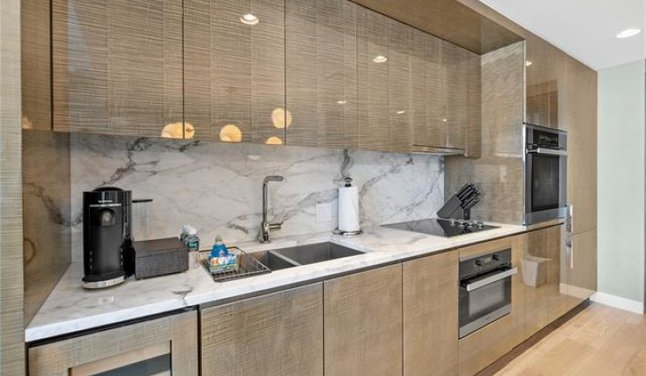 2139 Kuhio Avenue,Honolulu,Hawaii,96815,2 Bedrooms Bedrooms,2 BathroomsBathrooms,Condo/Townhouse,Kuhio,35,17280022