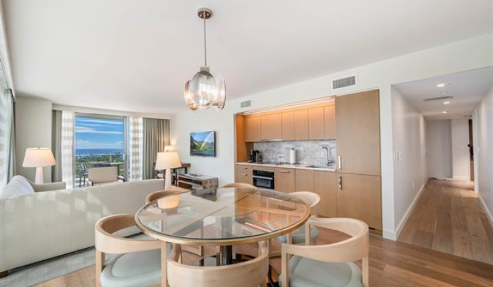 383 Kalaimoku Street,Honolulu,Hawaii,96815,2 Bedrooms Bedrooms,2 BathroomsBathrooms,Condo/Townhouse,Kalaimoku,12,17294716