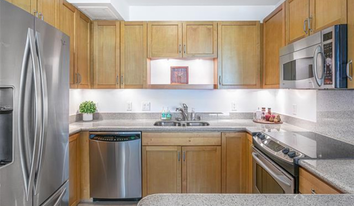 421 Olohana Street,Honolulu,Hawaii,96815,2 Bedrooms Bedrooms,2 BathroomsBathrooms,Condo/Townhouse,Olohana,6,17448967