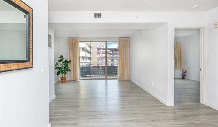 421 Olohana Street,Honolulu,Hawaii,96815,2 Bedrooms Bedrooms,2 BathroomsBathrooms,Condo/Townhouse,Olohana,6,17448967