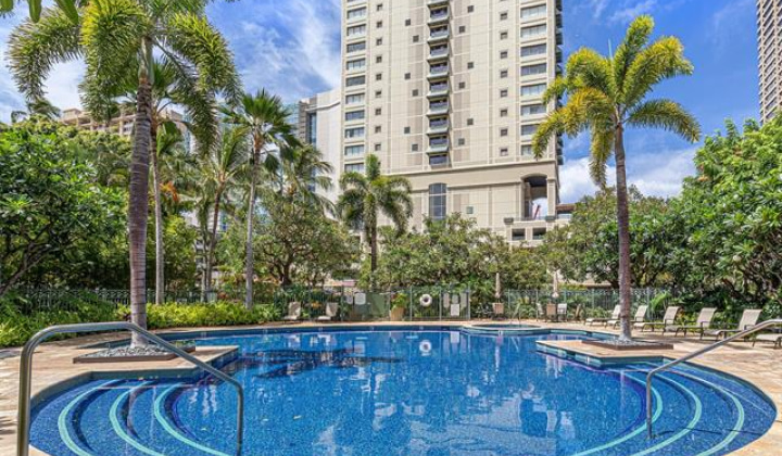 421 Olohana Street,Honolulu,Hawaii,96815,2 Bedrooms Bedrooms,2 BathroomsBathrooms,Condo/Townhouse,Olohana,6,17448967