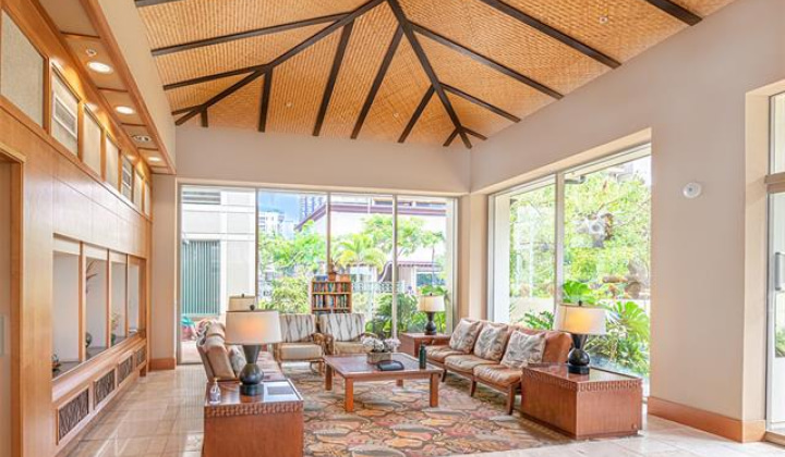 421 Olohana Street,Honolulu,Hawaii,96815,2 Bedrooms Bedrooms,2 BathroomsBathrooms,Condo/Townhouse,Olohana,6,17448967