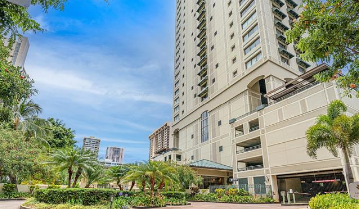421 Olohana Street,Honolulu,Hawaii,96815,2 Bedrooms Bedrooms,2 BathroomsBathrooms,Condo/Townhouse,Olohana,6,17448967