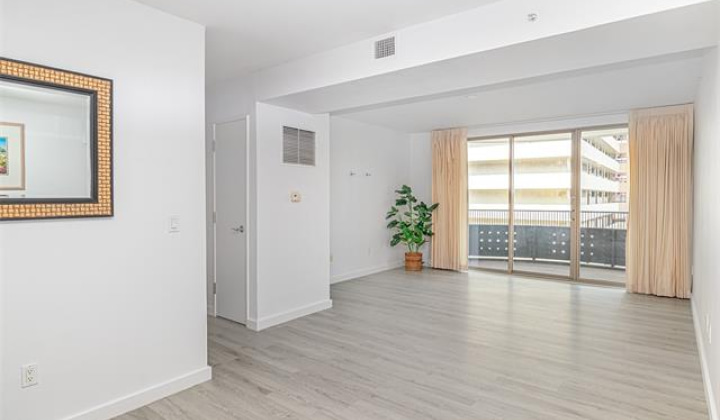 421 Olohana Street,Honolulu,Hawaii,96815,2 Bedrooms Bedrooms,2 BathroomsBathrooms,Condo/Townhouse,Olohana,6,17448967