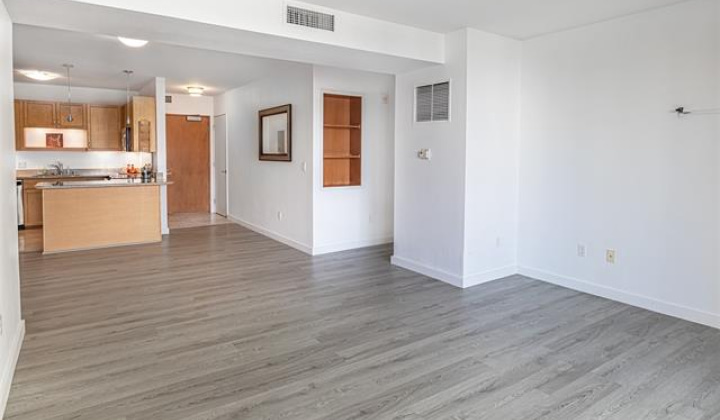 421 Olohana Street,Honolulu,Hawaii,96815,2 Bedrooms Bedrooms,2 BathroomsBathrooms,Condo/Townhouse,Olohana,6,17448967