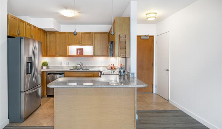 421 Olohana Street,Honolulu,Hawaii,96815,2 Bedrooms Bedrooms,2 BathroomsBathrooms,Condo/Townhouse,Olohana,6,17448967
