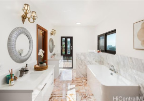 2045 Mott Smith Drive,Honolulu,Hawaii,96822,8 ベッドルーム ベッドルーム,5 バスルームバスルーム,一戸建て,Mott Smith,17508024