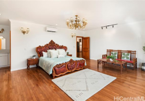 2045 Mott Smith Drive,Honolulu,Hawaii,96822,8 ベッドルーム ベッドルーム,5 バスルームバスルーム,一戸建て,Mott Smith,17508024