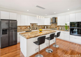 2045 Mott Smith Drive,Honolulu,Hawaii,96822,8 ベッドルーム ベッドルーム,5 バスルームバスルーム,一戸建て,Mott Smith,17508024