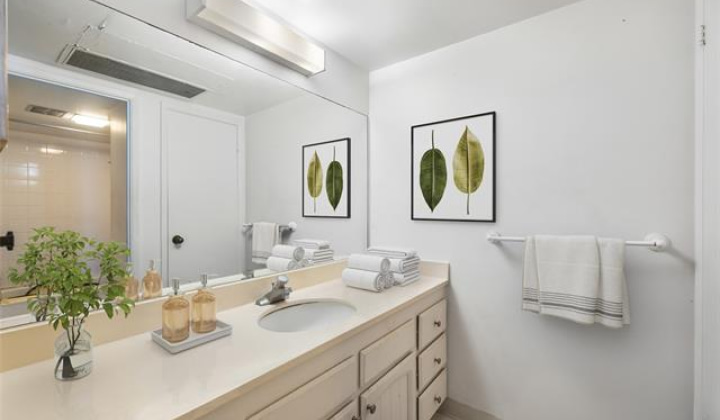 2240 Kuhio Avenue,Honolulu,Hawaii,96815,3 ベッドルーム ベッドルーム,3 バスルームバスルーム,コンド / タウンハウス,Kuhio,38,18475658