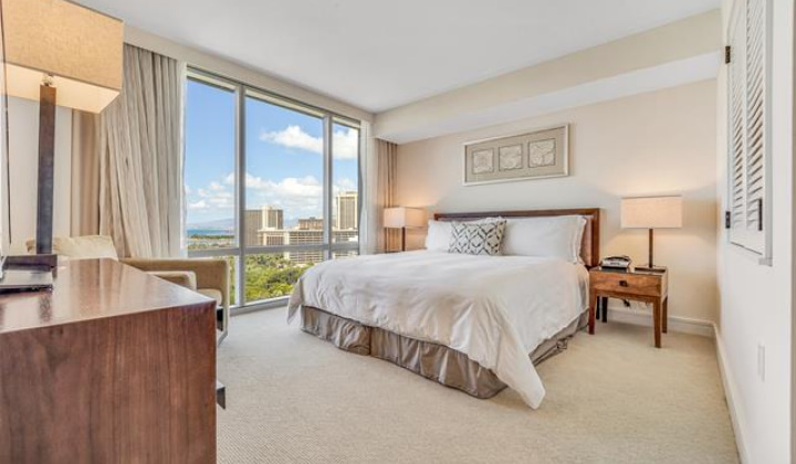 223 Saratoga Road,Honolulu,Hawaii,96815,2 Bedrooms Bedrooms,2 BathroomsBathrooms,Condo/Townhouse,Saratoga,20,17585611