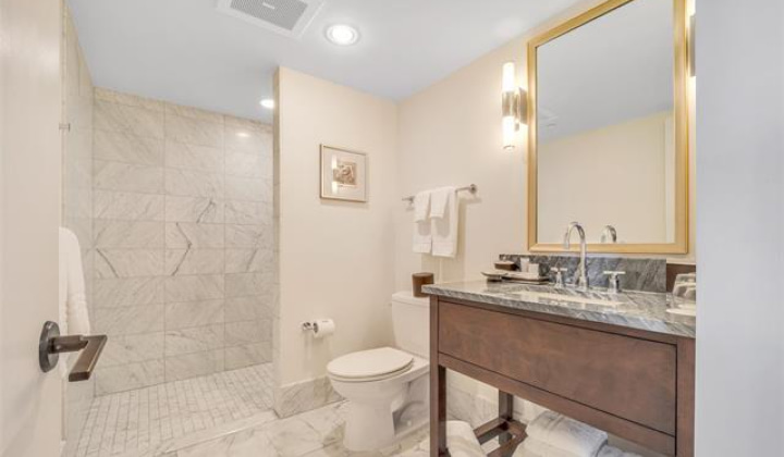 223 Saratoga Road,Honolulu,Hawaii,96815,2 Bedrooms Bedrooms,2 BathroomsBathrooms,Condo/Townhouse,Saratoga,20,17585611