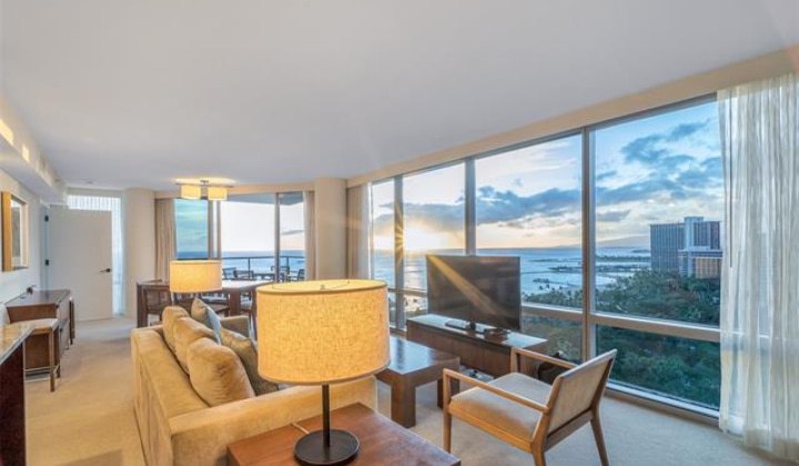 223 Saratoga Road,Honolulu,Hawaii,96815,2 Bedrooms Bedrooms,2 BathroomsBathrooms,Condo/Townhouse,Saratoga,20,17585611