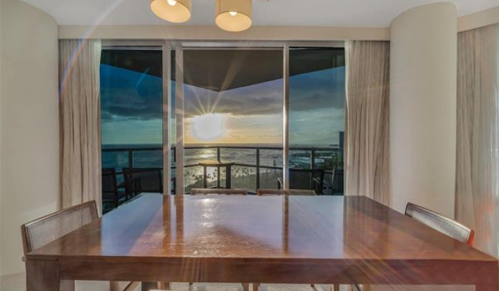 223 Saratoga Road,Honolulu,Hawaii,96815,2 Bedrooms Bedrooms,2 BathroomsBathrooms,Condo/Townhouse,Saratoga,20,17585611