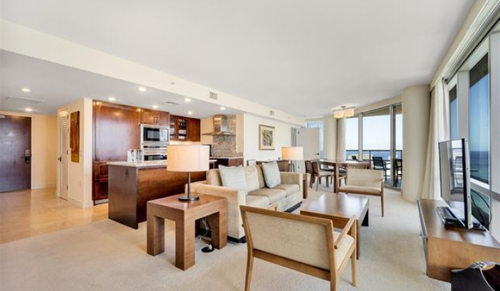 223 Saratoga Road,Honolulu,Hawaii,96815,2 Bedrooms Bedrooms,2 BathroomsBathrooms,Condo/Townhouse,Saratoga,20,17585611