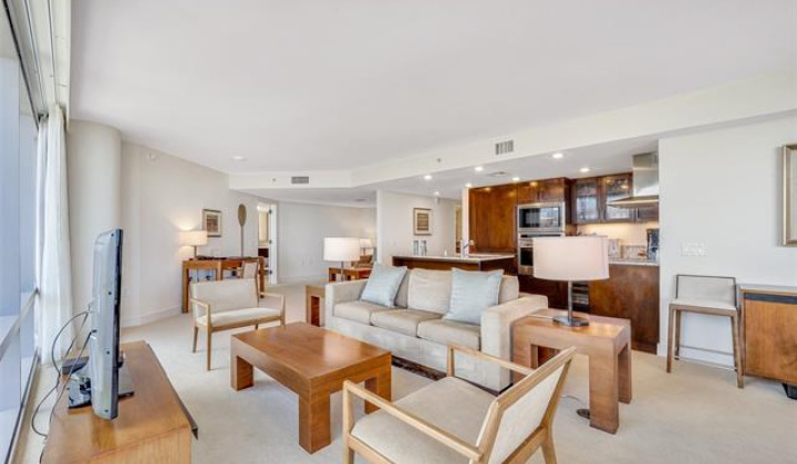 223 Saratoga Road,Honolulu,Hawaii,96815,2 Bedrooms Bedrooms,2 BathroomsBathrooms,Condo/Townhouse,Saratoga,20,17585611