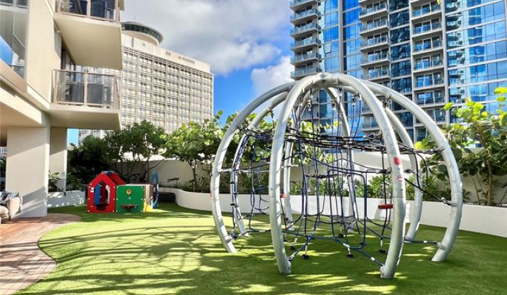 1388 Kapiolani Boulevard,Honolulu,Hawaii,96814,2 Bedrooms Bedrooms,2 BathroomsBathrooms,Condo/Townhouse,Kapiolani,15,17640756