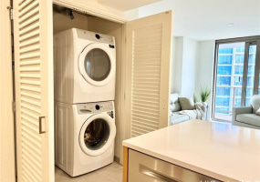 1388 Kapiolani Boulevard,Honolulu,Hawaii,96814,2 Bedrooms Bedrooms,2 BathroomsBathrooms,Condo/Townhouse,Kapiolani,15,17640756