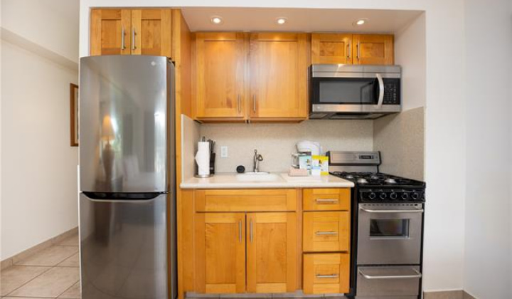 2161 Kalia Road,Honolulu,Hawaii,96815,1 BathroomBathrooms,Condo/Townhouse,Kalia,4,17663838