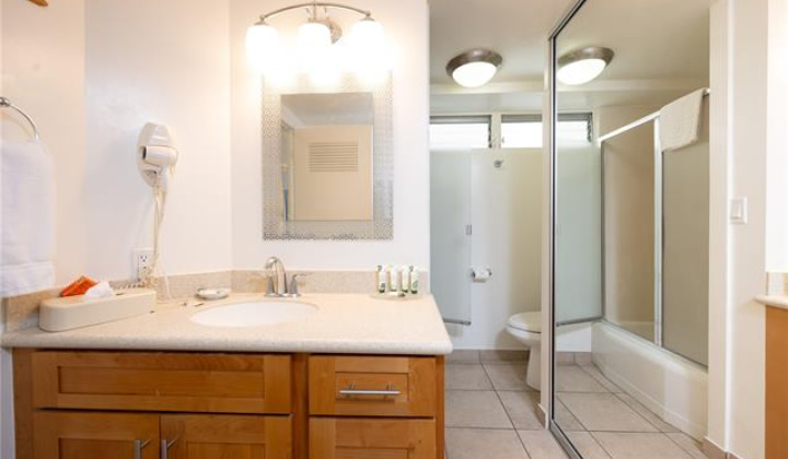 2161 Kalia Road,Honolulu,Hawaii,96815,1 BathroomBathrooms,Condo/Townhouse,Kalia,4,17663838