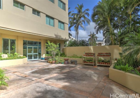 1314 Kalakaua Avenue,Honolulu,Hawaii,96826,2 Bedrooms Bedrooms,1 BathroomBathrooms,Condo/Townhouse,Kalakaua,5,17681606