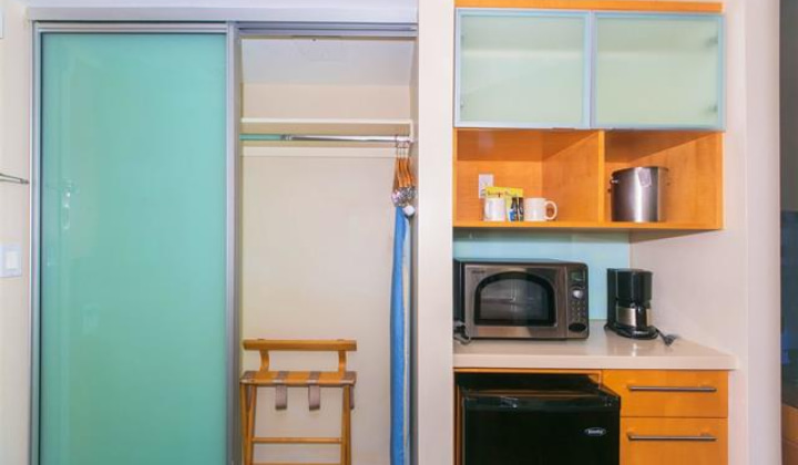 410 Atkinson Drive,Honolulu,Hawaii,96814,1 BathroomBathrooms,Condo/Townhouse,Atkinson,5,17690367