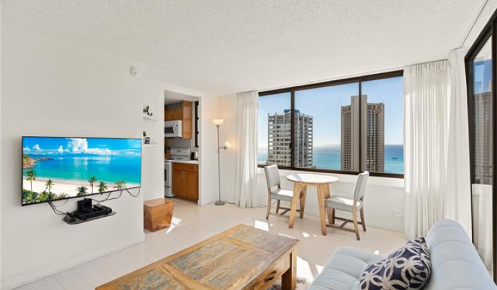 2410 Cleghorn Street,Honolulu,Hawaii,96815,1 Bedroom Bedrooms,1 BathroomBathrooms,Condo/Townhouse,Cleghorn,29,17698334