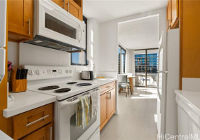 2410 Cleghorn Street,Honolulu,Hawaii,96815,1 Bedroom Bedrooms,1 BathroomBathrooms,Condo/Townhouse,Cleghorn,29,17698334