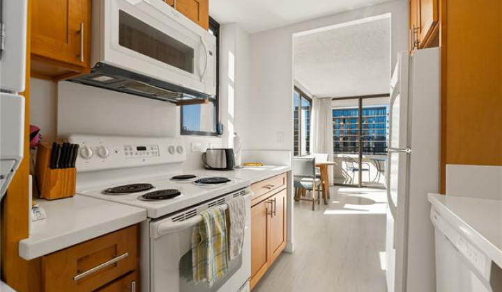 2410 Cleghorn Street,Honolulu,Hawaii,96815,1 Bedroom Bedrooms,1 BathroomBathrooms,Condo/Townhouse,Cleghorn,29,17698334
