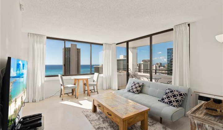2410 Cleghorn Street,Honolulu,Hawaii,96815,1 Bedroom Bedrooms,1 BathroomBathrooms,Condo/Townhouse,Cleghorn,29,17698334
