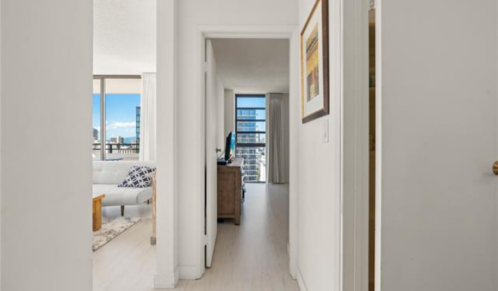 2410 Cleghorn Street,Honolulu,Hawaii,96815,1 Bedroom Bedrooms,1 BathroomBathrooms,Condo/Townhouse,Cleghorn,29,17698334