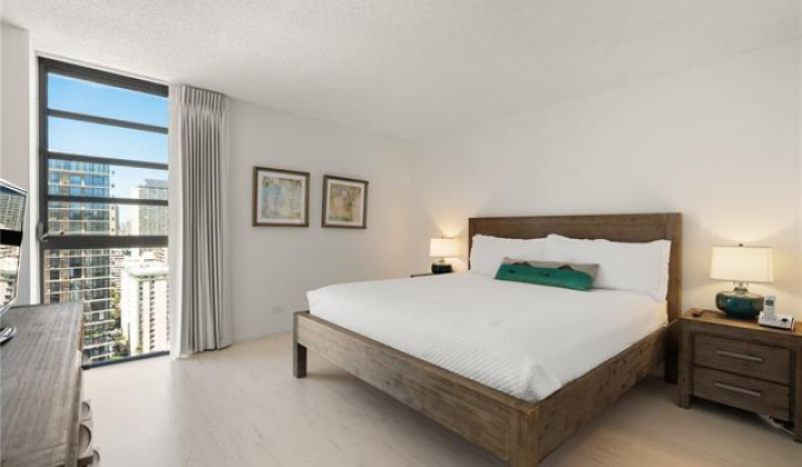 2410 Cleghorn Street,Honolulu,Hawaii,96815,1 Bedroom Bedrooms,1 BathroomBathrooms,Condo/Townhouse,Cleghorn,29,17698334