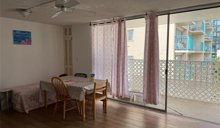 2355 Ala Wai Boulevard,Honolulu,Hawaii,96815,2 ベッドルーム ベッドルーム,2 バスルームバスルーム,コンド / タウンハウス,Ala Wai,9,17701232