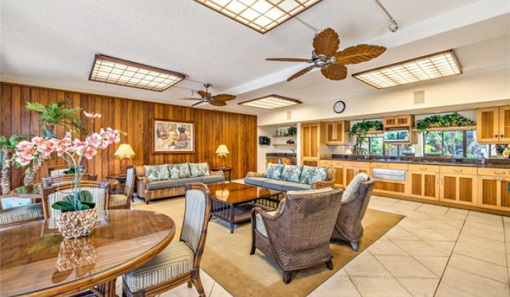 250 Kawaihae Street,Honolulu,Hawaii,96825,2 ベッドルーム ベッドルーム,2 バスルームバスルーム,コンド / タウンハウス,Kawaihae,4,17707311