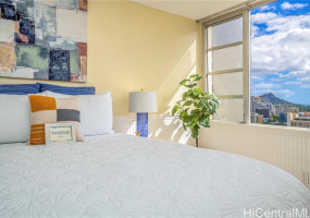 400 Hobron Lane,Honolulu,Hawaii,96815,1 Bedroom Bedrooms,1 BathroomBathrooms,Condo/Townhouse,Hobron,30,17711883