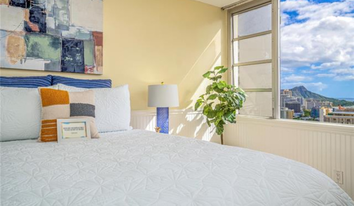 400 Hobron Lane,Honolulu,Hawaii,96815,1 Bedroom Bedrooms,1 BathroomBathrooms,Condo/Townhouse,Hobron,30,17711883
