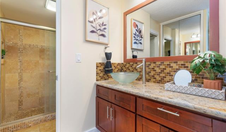 400 Hobron Lane,Honolulu,Hawaii,96815,1 Bedroom Bedrooms,1 BathroomBathrooms,Condo/Townhouse,Hobron,30,17711883