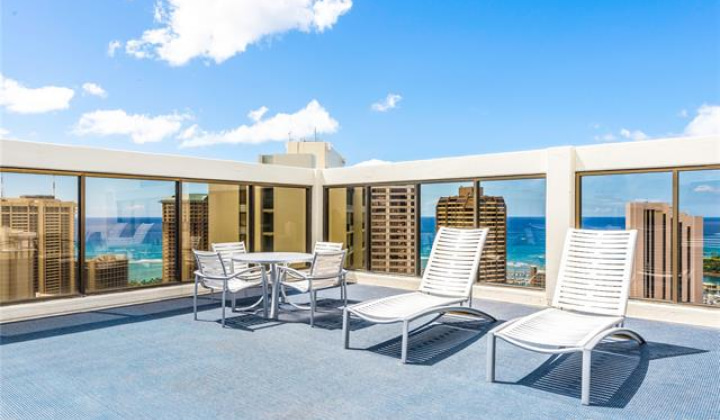 400 Hobron Lane,Honolulu,Hawaii,96815,1 Bedroom Bedrooms,1 BathroomBathrooms,Condo/Townhouse,Hobron,30,17711883