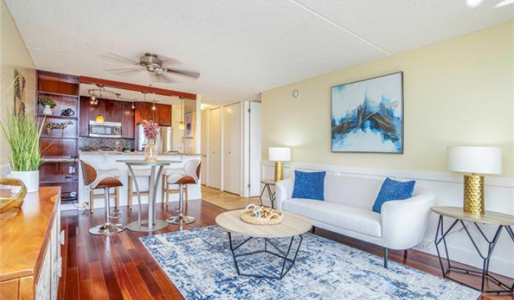 400 Hobron Lane,Honolulu,Hawaii,96815,1 Bedroom Bedrooms,1 BathroomBathrooms,Condo/Townhouse,Hobron,30,17711883