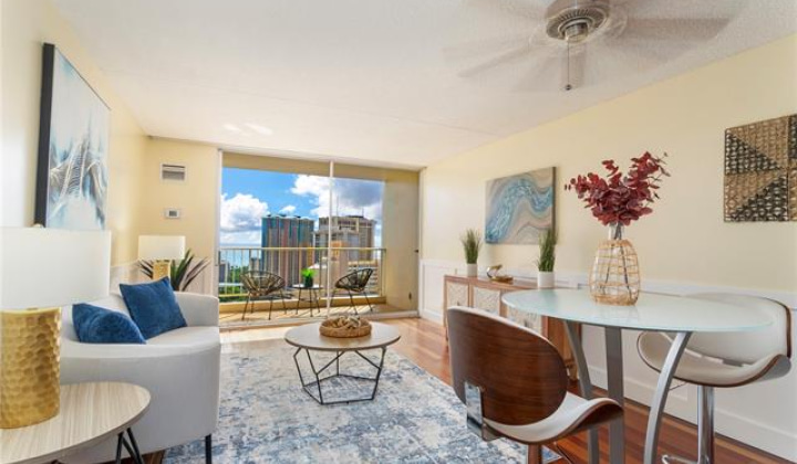 400 Hobron Lane,Honolulu,Hawaii,96815,1 Bedroom Bedrooms,1 BathroomBathrooms,Condo/Townhouse,Hobron,30,17711883