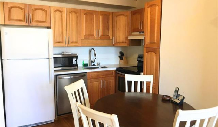 2240 Kuhio Avenue,Honolulu,Hawaii,96815,1 Bedroom Bedrooms,1 BathroomBathrooms,Condo/Townhouse,Kuhio,12,17735872