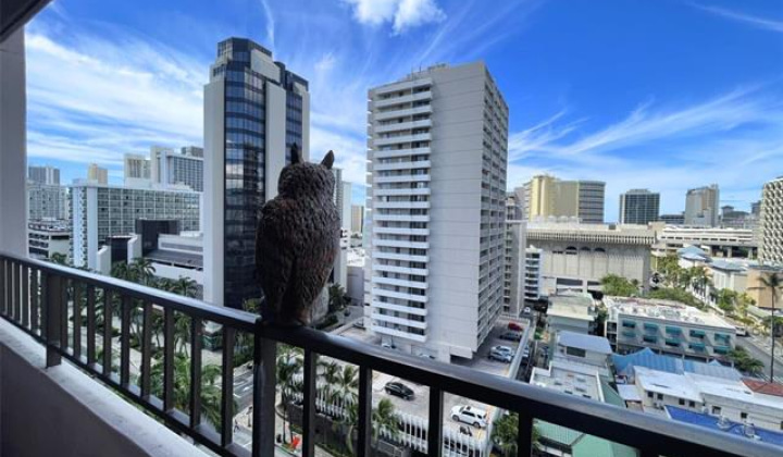 2240 Kuhio Avenue,Honolulu,Hawaii,96815,1 Bedroom Bedrooms,1 BathroomBathrooms,Condo/Townhouse,Kuhio,12,17735872
