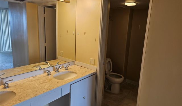 1650 Ala Moana Boulevard,Honolulu,Hawaii,96815,2 Bedrooms Bedrooms,2 BathroomsBathrooms,Condo/Townhouse,Ala Moana,24,17743179